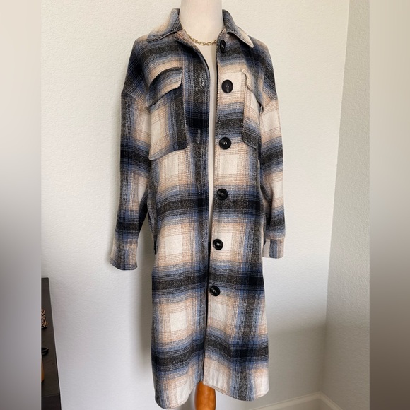Plaid Shacket size Small - Picture 2 of 13